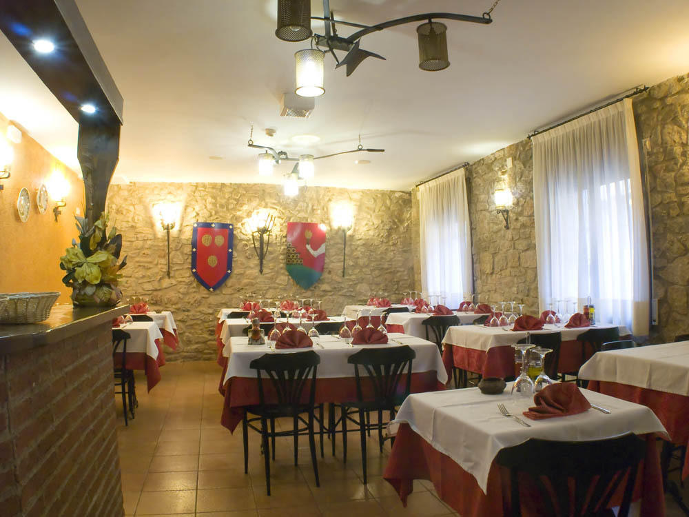 Fonda Bohemia Riuot Montblanc Exterior foto
